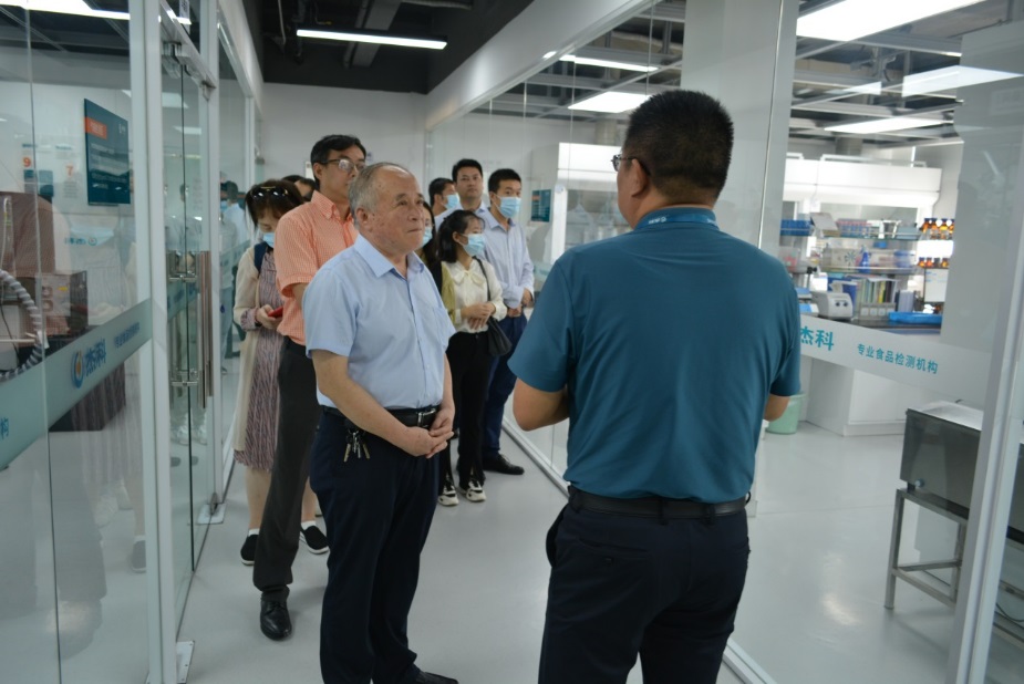 校企协同谋发展，产教融合谱新篇——我校名师教学团队联合川菜工业化技术研究院赴食品企业调研交流